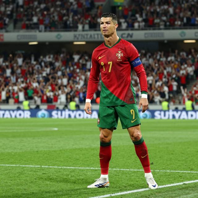 Ronaldo và ĐT Bồ Đào Nha bị loại: Ngày tàn của huyền thoại